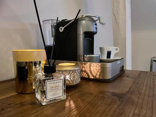 De Verborgen Parel B&Bにあるコーヒーまたはお茶