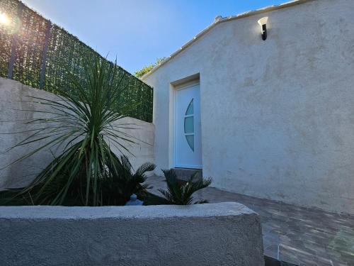 Ô Balinais mini villa avec spa et piscine chauffée privative Marseille photo 39