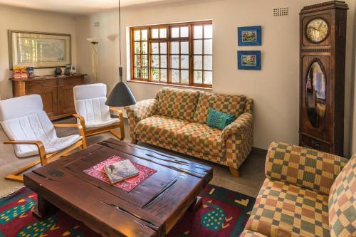 Ruang duduk di Hout Bay Lodge