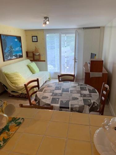 Postel nebo postele na pokoji v ubytování Maisonnette 1 chb à la campagne