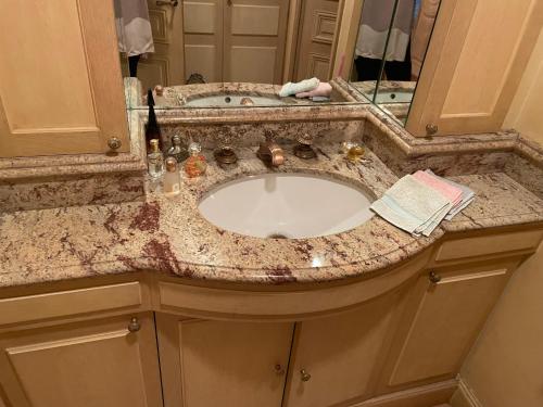 Photo de la galerie de l'établissement Exclusive 106 m2 with terrace avenue Raphaël, à Paris