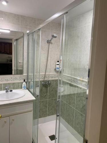 Apartamento Torremolinos 5 Personas + PARKING + PISCINA todo el año
