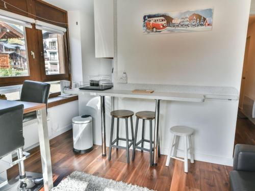 Studio Cabine Rénové Centre Village - 28m² - Balcon - 3 Pers - Parking - Les Gets - FR-1-685-9