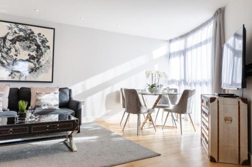 Luxury Cardiff City Centre Apartments photo 25