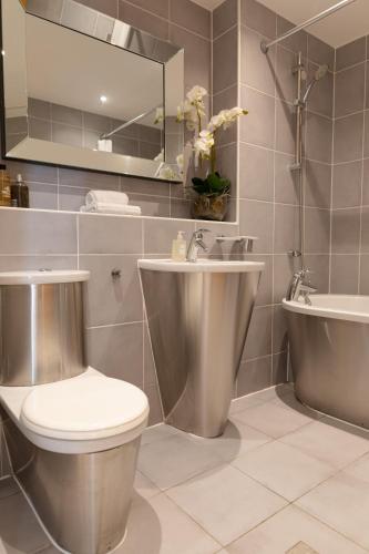 Luxury Cardiff City Centre Apartments photo 32