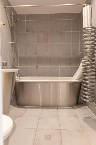Luxury Cardiff City Centre Apartments photo 45