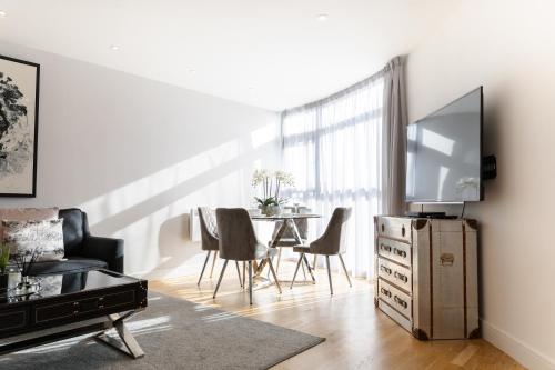 Luxury Cardiff City Centre Apartments photo 34