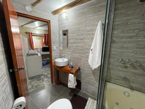 Koupelna v ubytování Anka Wasi Lodging