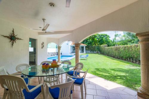 Κήπος έξω από το Hermosa casa con alberca/jacuzzi - C14