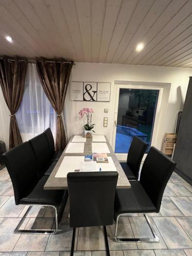 Ruang duduk di Alpina Haus