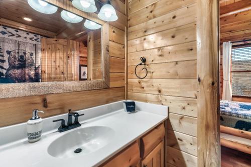 Epic Mountain Views, Hot Tub, Game Room, Sleeps 10 photo 40