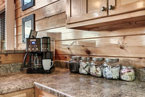 Epic Mountain Views, Hot Tub, Game Room, Sleeps 10 photo 66