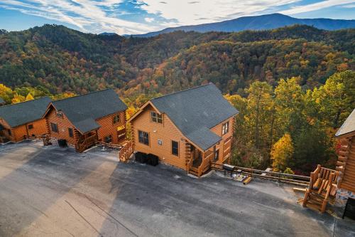 Epic Mountain Views, Hot Tub, Game Room, Sleeps 10 photo 70
