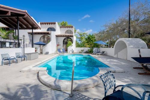 Villa at St James Unit A Luxury Pool Villa, Pet Friendly photo 15