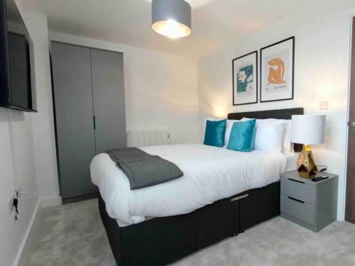 Luxury 2 Bed 2 Bath Flat Near Old Trafford photo 16