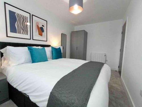 Luxury 2 Bed 2 Bath Flat Near Old Trafford photo 19