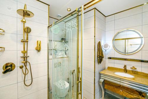 Ένα μπάνιο στο Sabah Residance sea view 3 bedroom