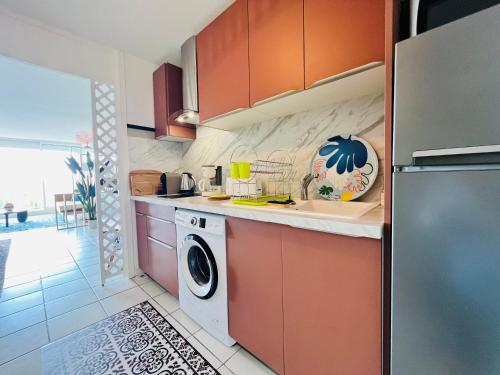 Η κουζίνα ή μικρή κουζίνα στο Mont Vernon Top Secret Studio chic, plage et piscine