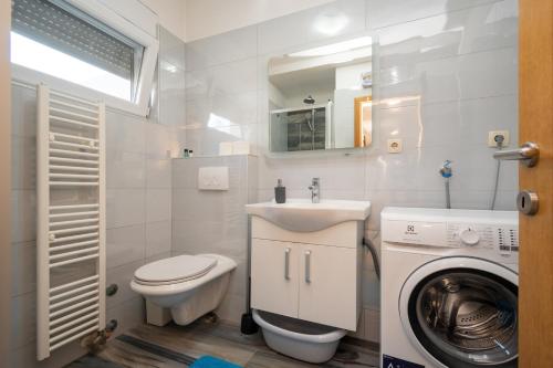 Koupelna v ubytování Holiday house with a parking space Zadar - 11744