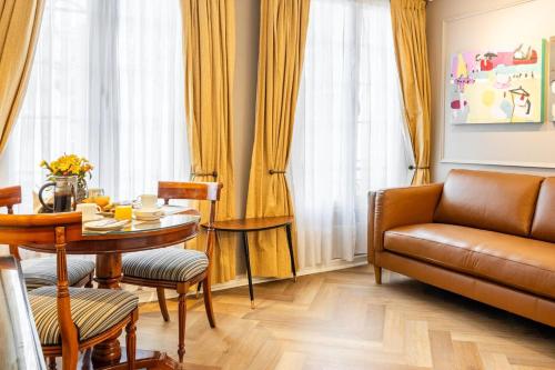 Posezení v ubytování Orly Suites