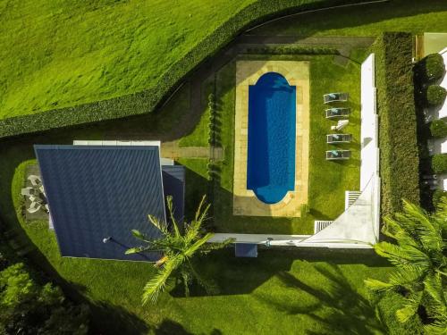 Πισίνα στο ή κοντά στο Byrons Brae - luxury hinterland estate with pool