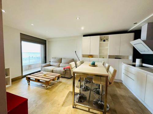 Amanecer frente al Mar Grupo AC Gestion