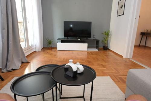 Minimal apartment in koukaki