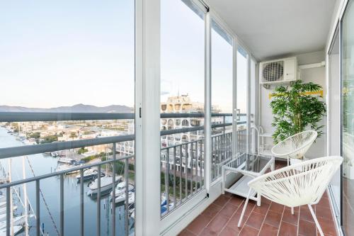 WELCS APARTAMENTO 101 EMP con vistas al Mar
