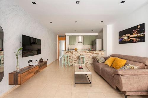 CastelPlace beach con plaza de Garage incluida, free parking and AC