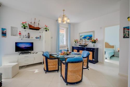 Rhapsody By The Sea - Happy Rentals