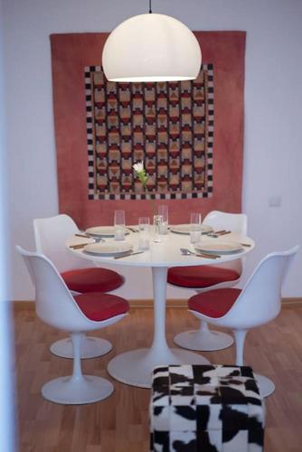 Stunning Designer 2 Bed Apt in Glorious Gràcia