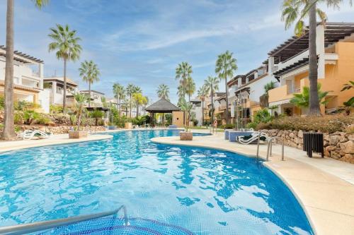 Beachfront 2 bedroom apt on best beach! RDR351