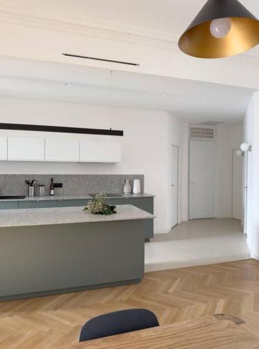 Photo de la galerie de l'établissement Luxury flat for 6 in center of Nice By ask me france, à Nice