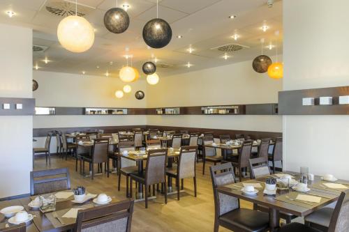 Restoran atau tempat lain untuk makan di Mercure Kamen Unna