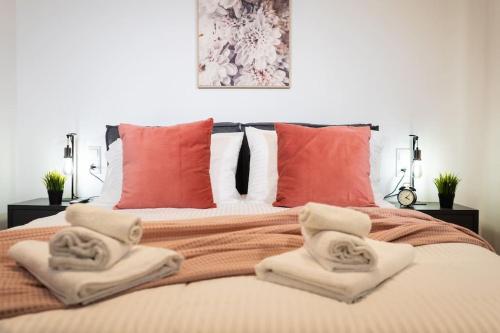 Feel Meteora 1BD luxury apt