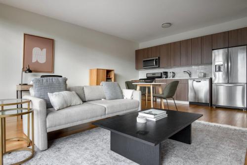 Streeterville 1br w lounge terrace n Navy Pier CHI-1000にあるシーティングエリア