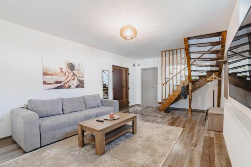 Posezení v ubytování Zorilor Garden Duplex