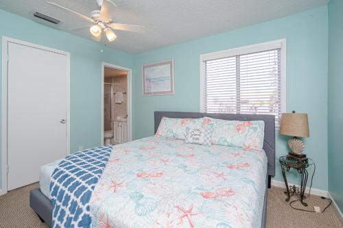 SOUTH BAY BY THE GULF- Private beach access, Community pool, Foosball photo 28