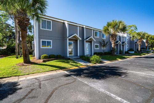 SOUTH BAY BY THE GULF- Private beach access, Community pool, Foosball photo 39