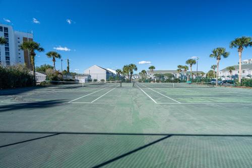 SOUTH BAY BY THE GULF- Private beach access, Community pool, Foosball photo 45