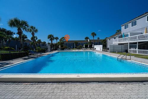SOUTH BAY BY THE GULF- Private beach access, Community pool, Foosball photo 11