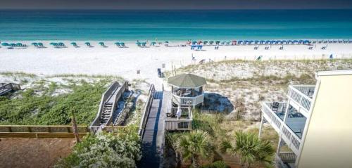 SOUTH BAY BY THE GULF- Private beach access, Community pool, Foosball photo 13