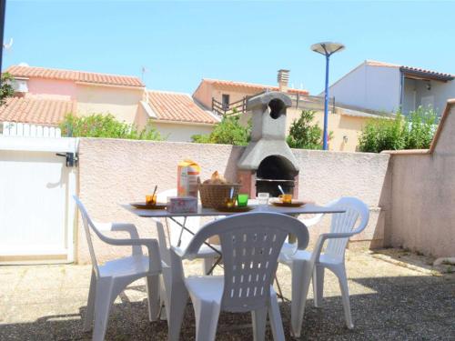 Pavillon familial 6 pers à 200m de la plage avec terrasse, barbecue et parking. - FR-1-229D-227