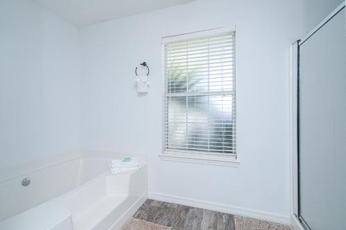 WINDSTARR DESTIN- Golf Cart Included, One level, Close to beach, Pet friendly photo 22