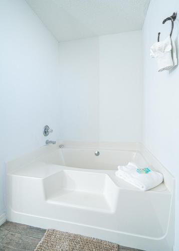 WINDSTARR DESTIN- Golf Cart Included, One level, Close to beach, Pet friendly photo 23