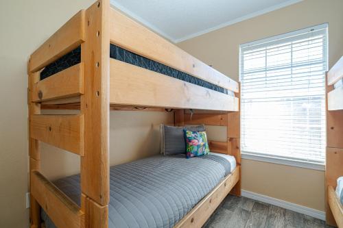 WINDSTARR DESTIN- Golf Cart Included, One level, Close to beach, Pet friendly photo 9