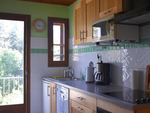 Photo de la galerie de l'établissement Appartement spacieux 10 pers, 5 pièces avec garage chauffé - FR-1-580-7, à Font-Romeu-Odeillo-Via