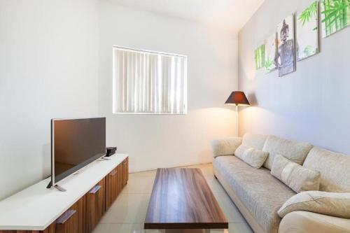 Stylish & Super Central 2BR apartment by 360 Estates