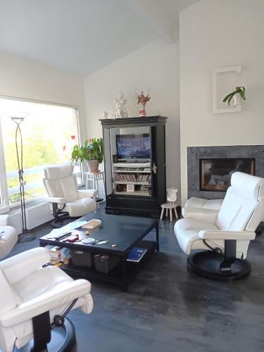 Maison de 2 chambres avec jardin clos et wifi a Osny