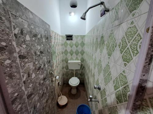 Vonios kambarys apgyvendinimo įstaigoje Similipal Khairi Resort